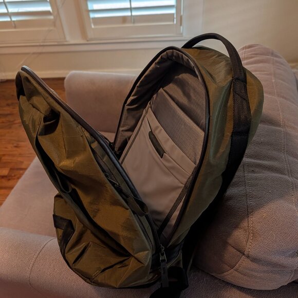Able Carry Daypack - Picture 3 of 6